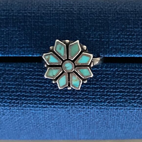 Ring Turquoise flower set in 925 Silver Sz 8 - Picture 5 of 6